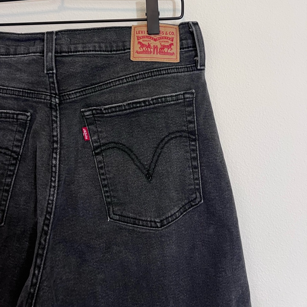 Levi's High Rise Black Distressed Jeans - Picture 3 of 5